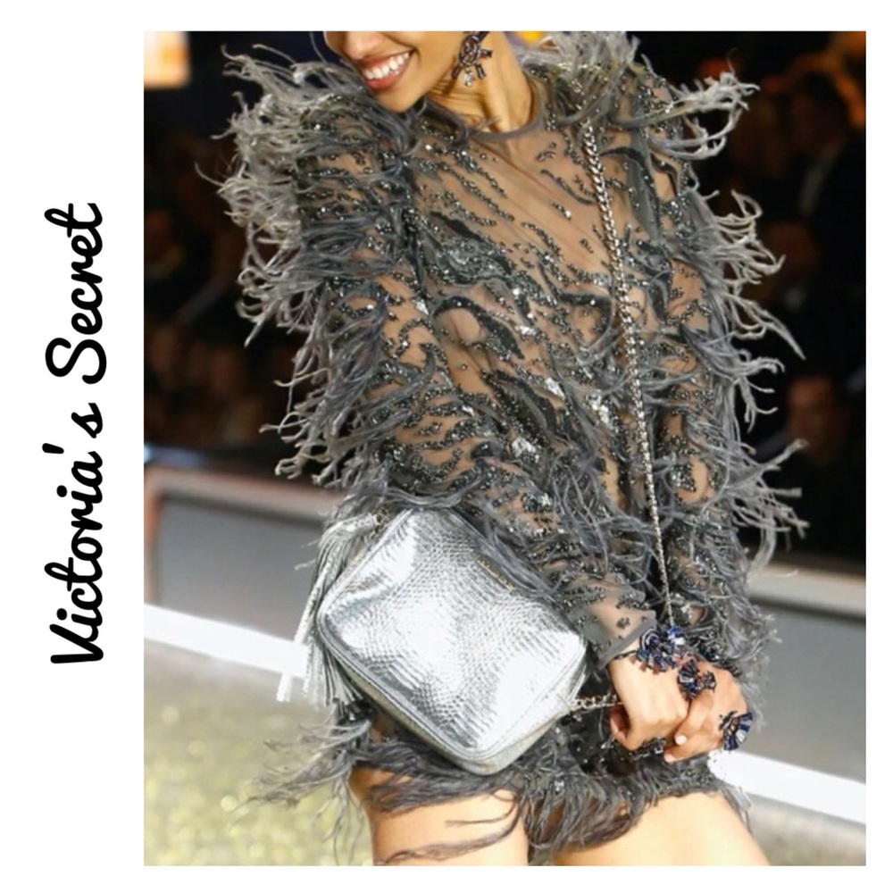 Victoria’s Secret 2016 Fashion Show. Silver Crossbody NWT